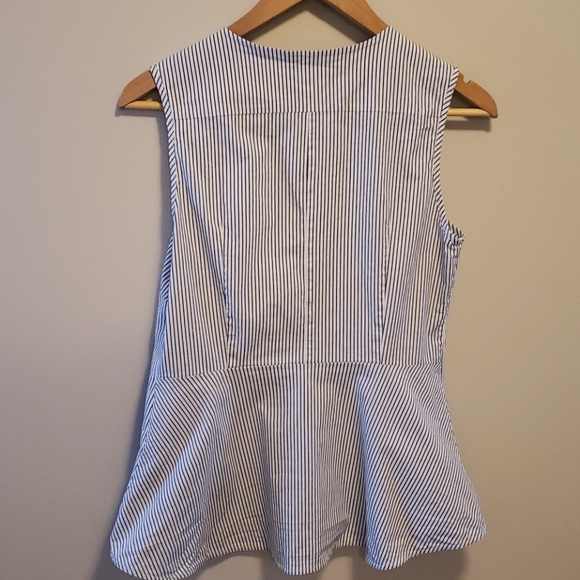 Le Chateau Medium peplum sleeveless blouse - Picture 4 of 8